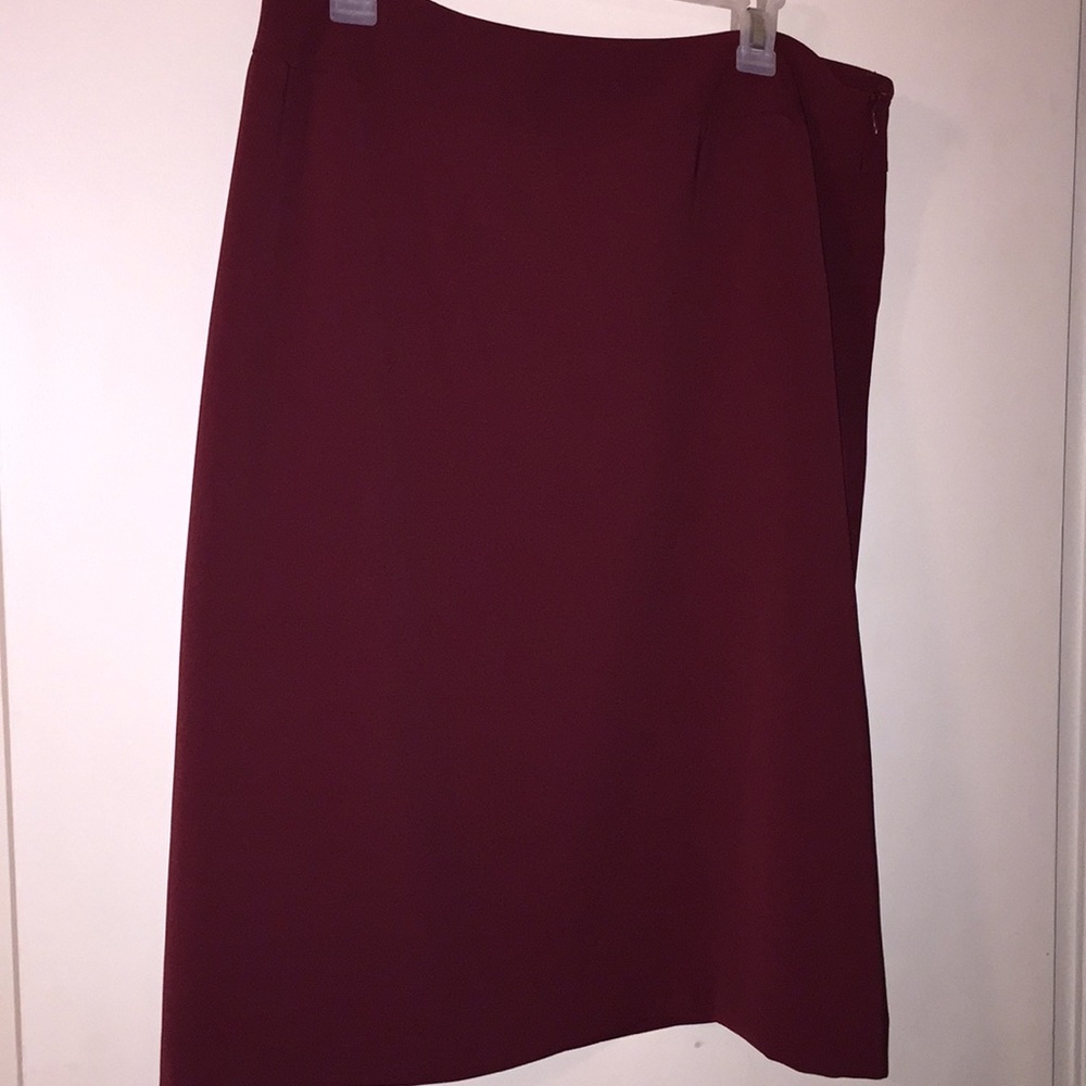Kasper straight skirt